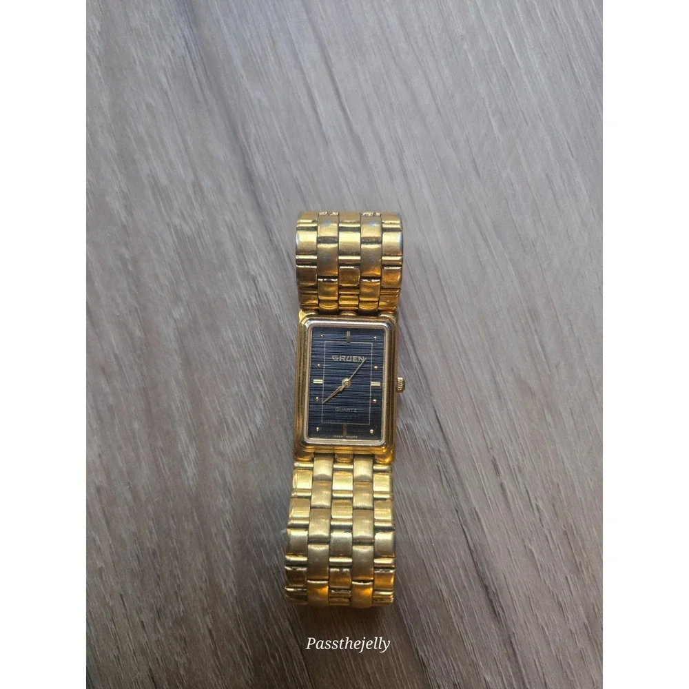 Vtg Gruen Watch Mens Tank Gold Tone Black Dial Retro‎ Old Money